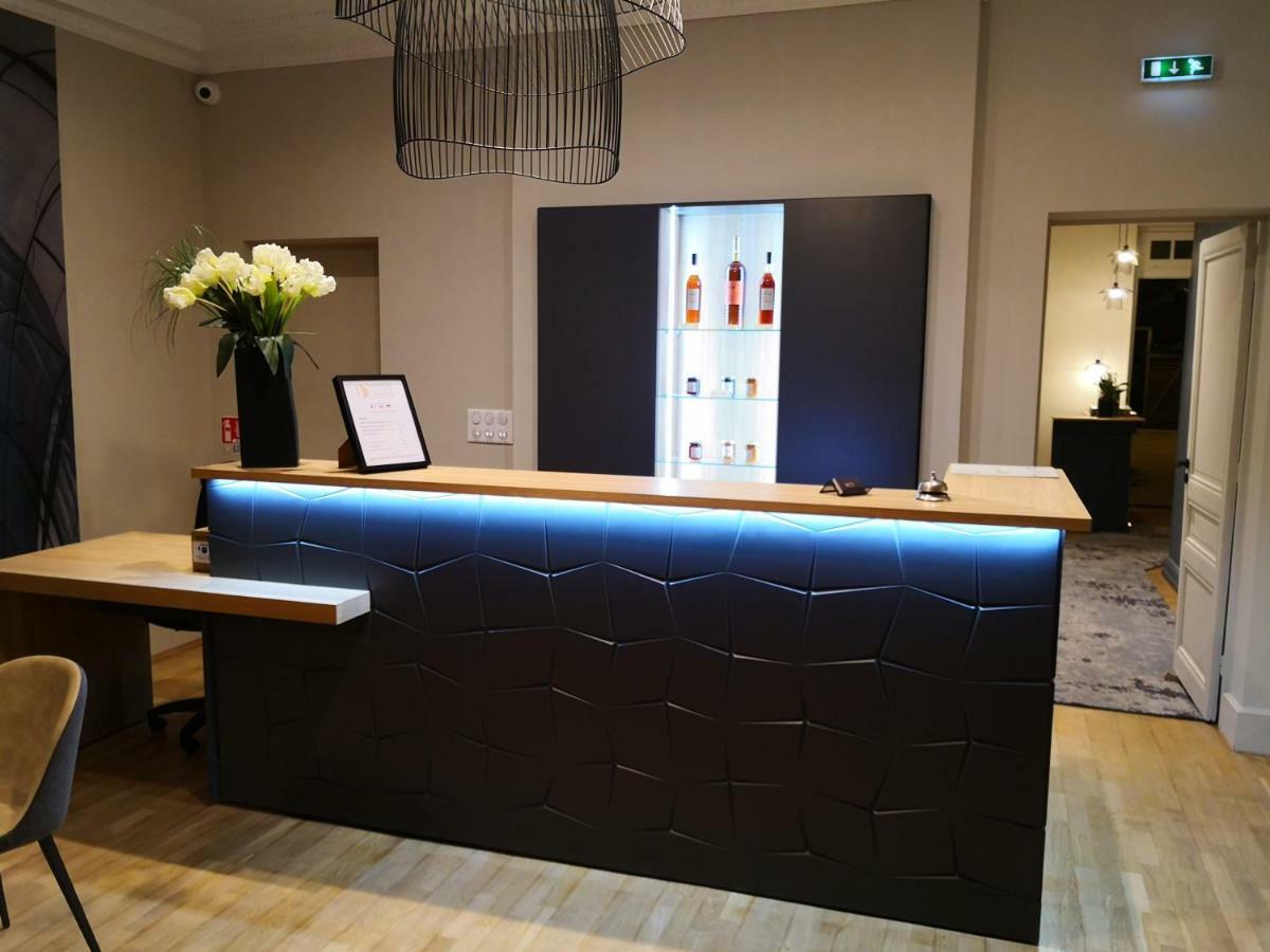 Logis Hotel - Restaurant Maison Claude Darroze Langon  Bagian luar foto